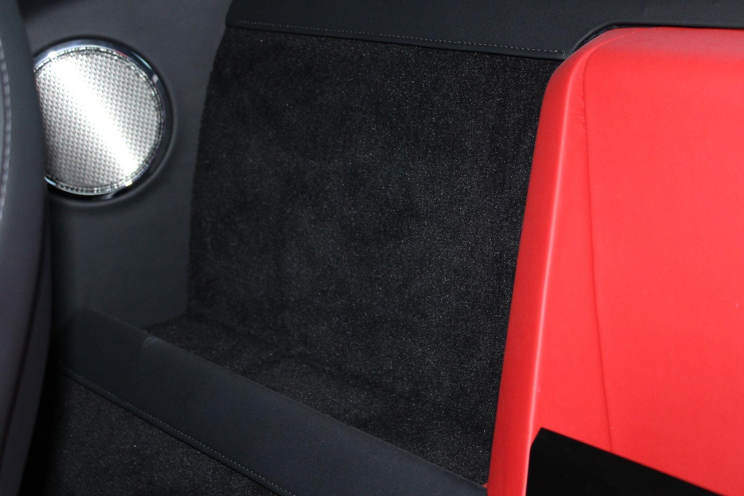 Used Aston Martin Vantage 2025 for sale - 76801089: Photo 35