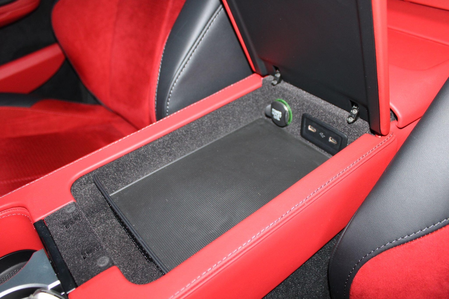 Used Aston Martin Vantage 2025 for sale - 76801089: Photo 36