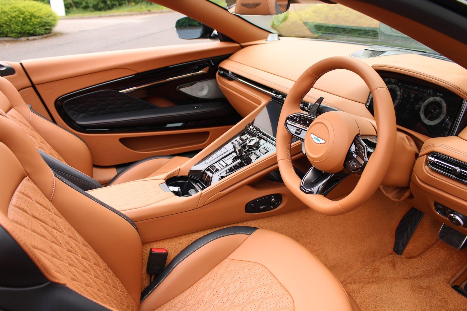 Used Aston Martin V8 2025 for sale - 76991418: Photo 11