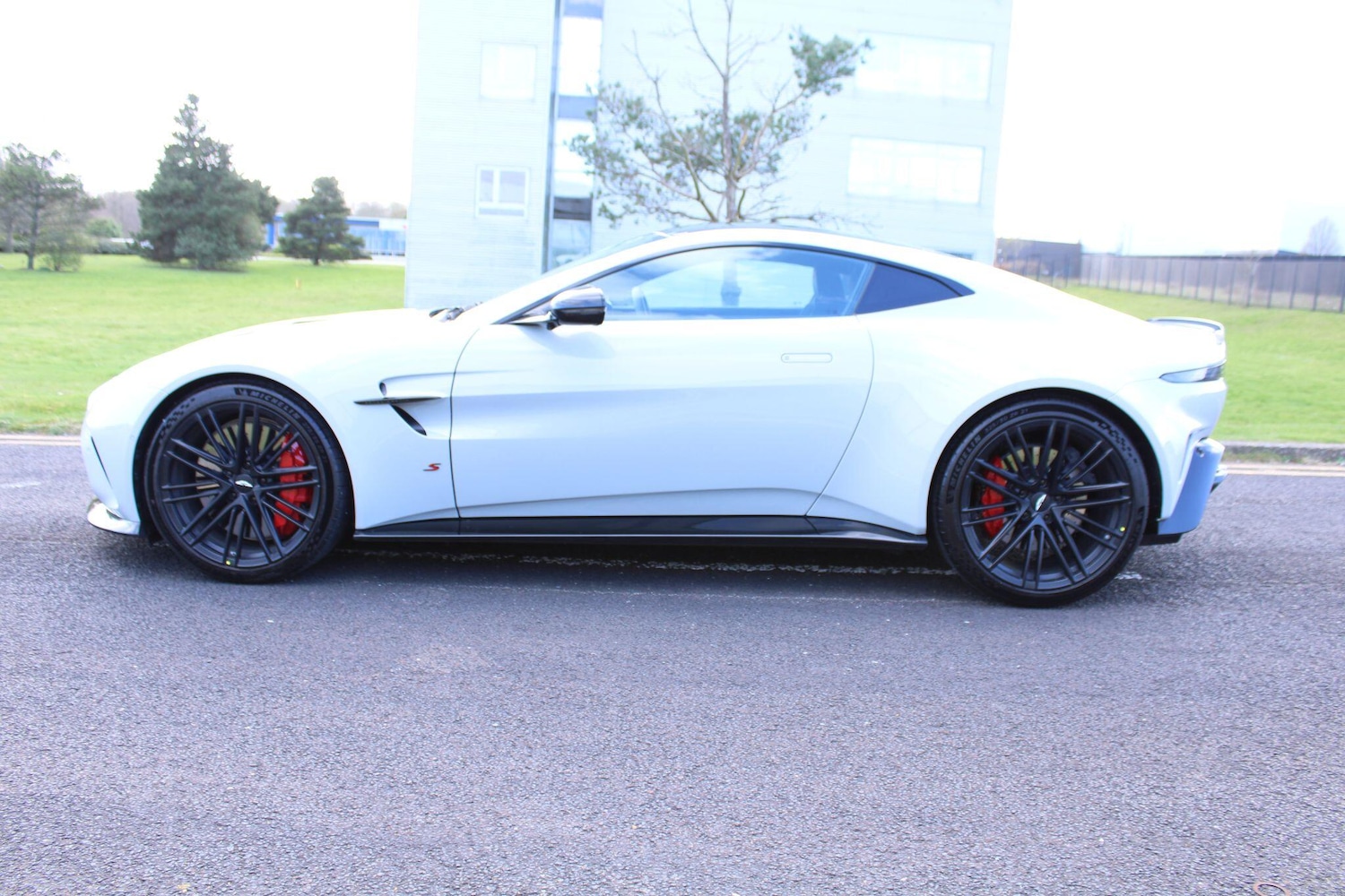 Used Aston Martin Vantage 2025 for sale - 78047490: Photo 17