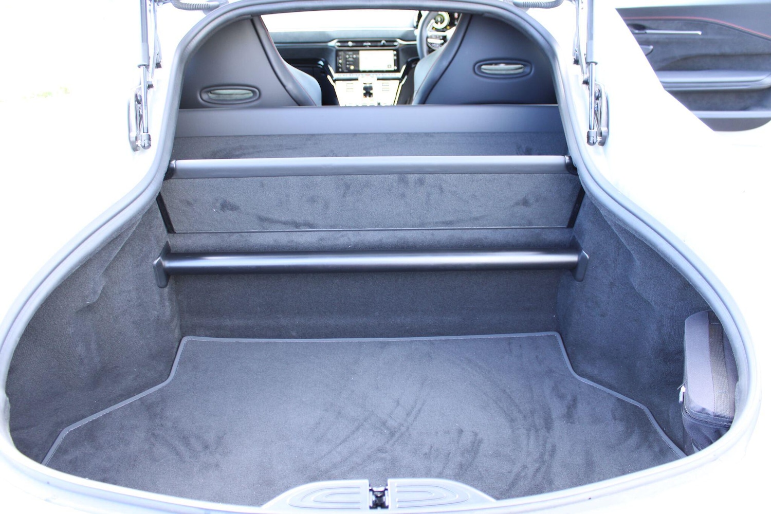 Used Aston Martin Vantage 2025 for sale - 78047490: Photo 26