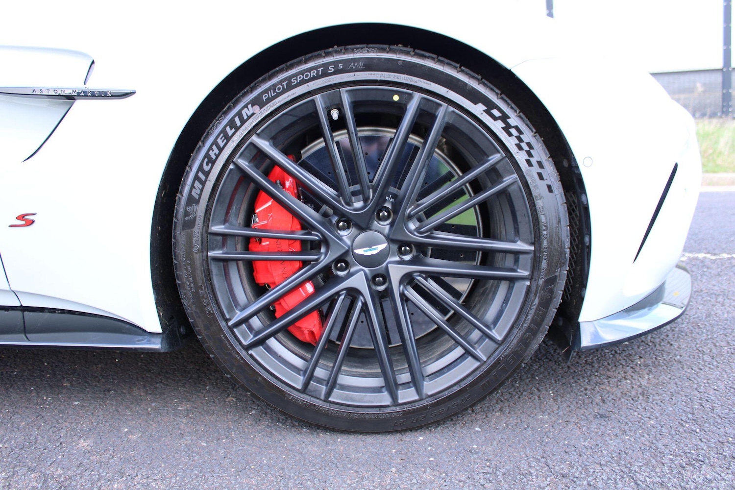 Used Aston Martin Vantage 2025 for sale - 78047490: Photo 4