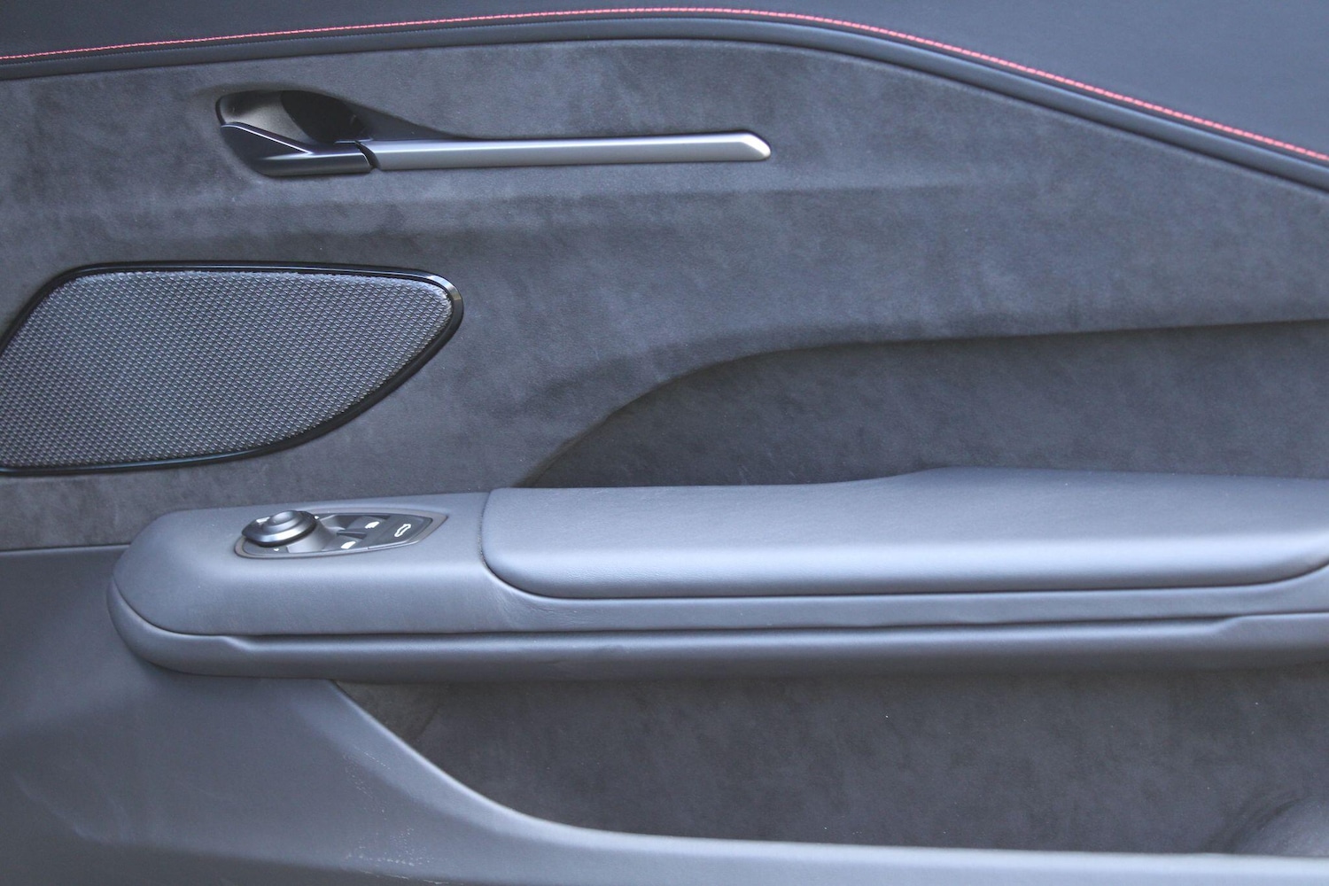 Used Aston Martin Vantage 2025 for sale - 78047490: Photo 40