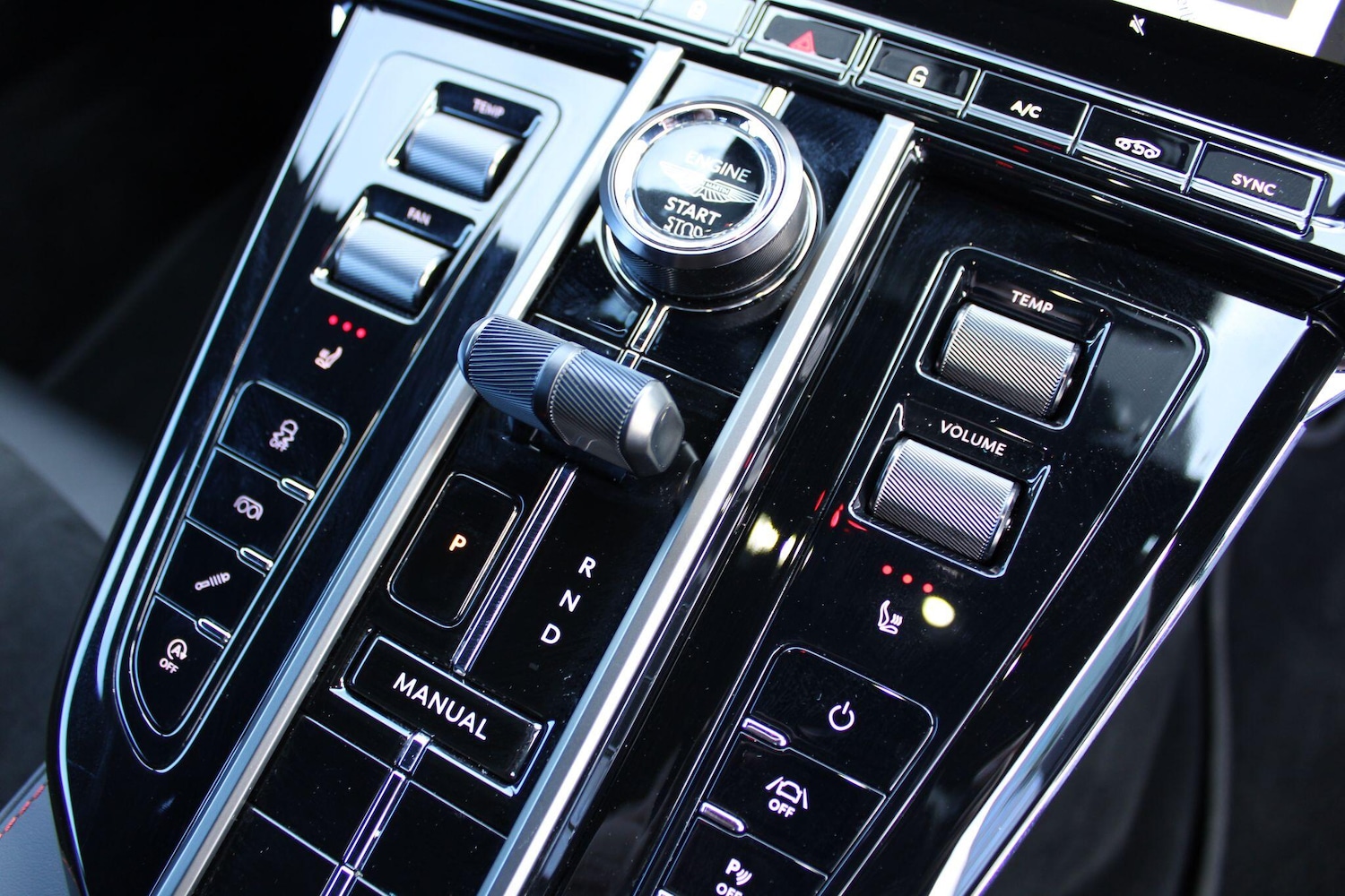 Used Aston Martin Vantage 2025 for sale - 78047490: Photo 46