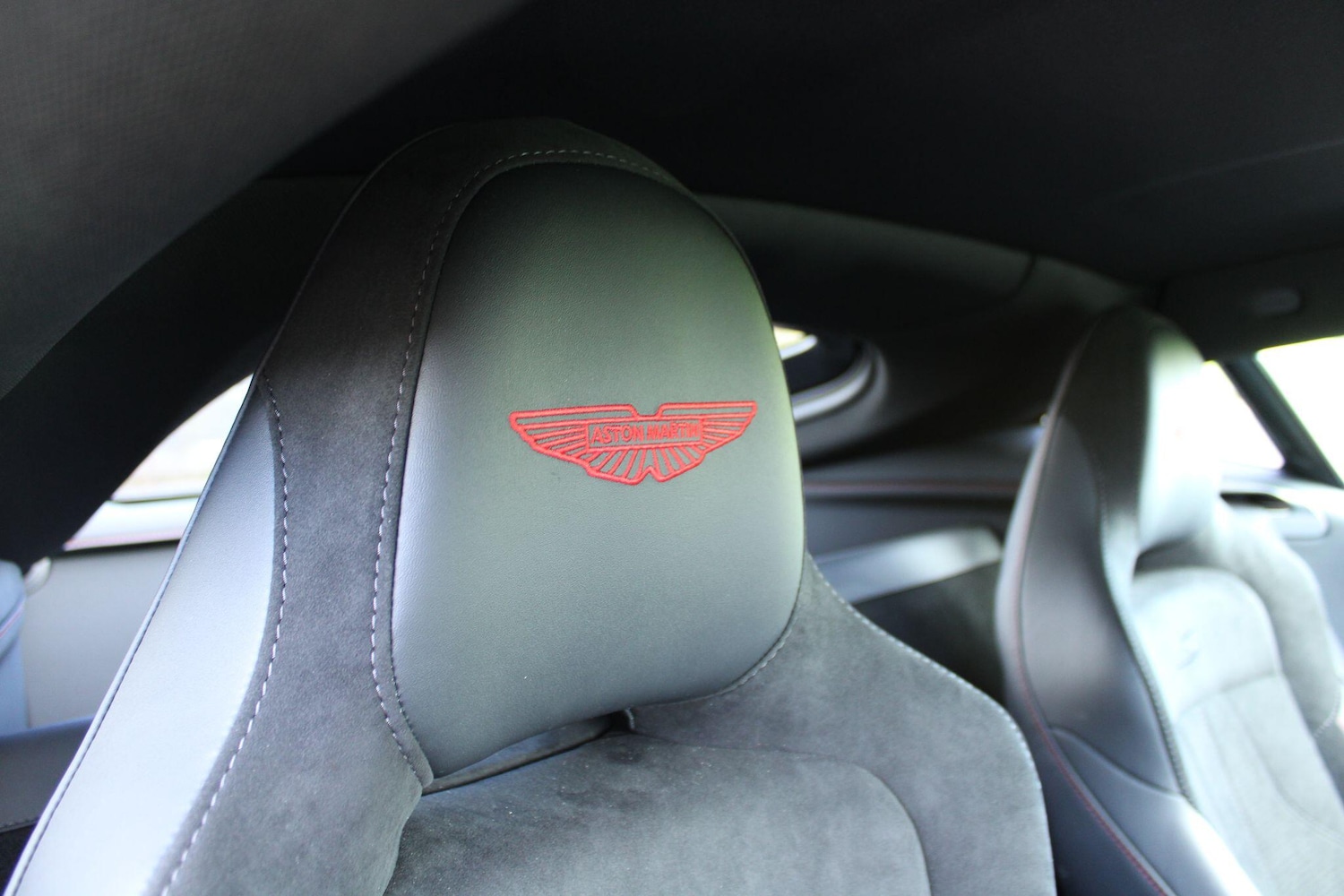 Used Aston Martin Vantage 2025 for sale - 78047490: Photo 5