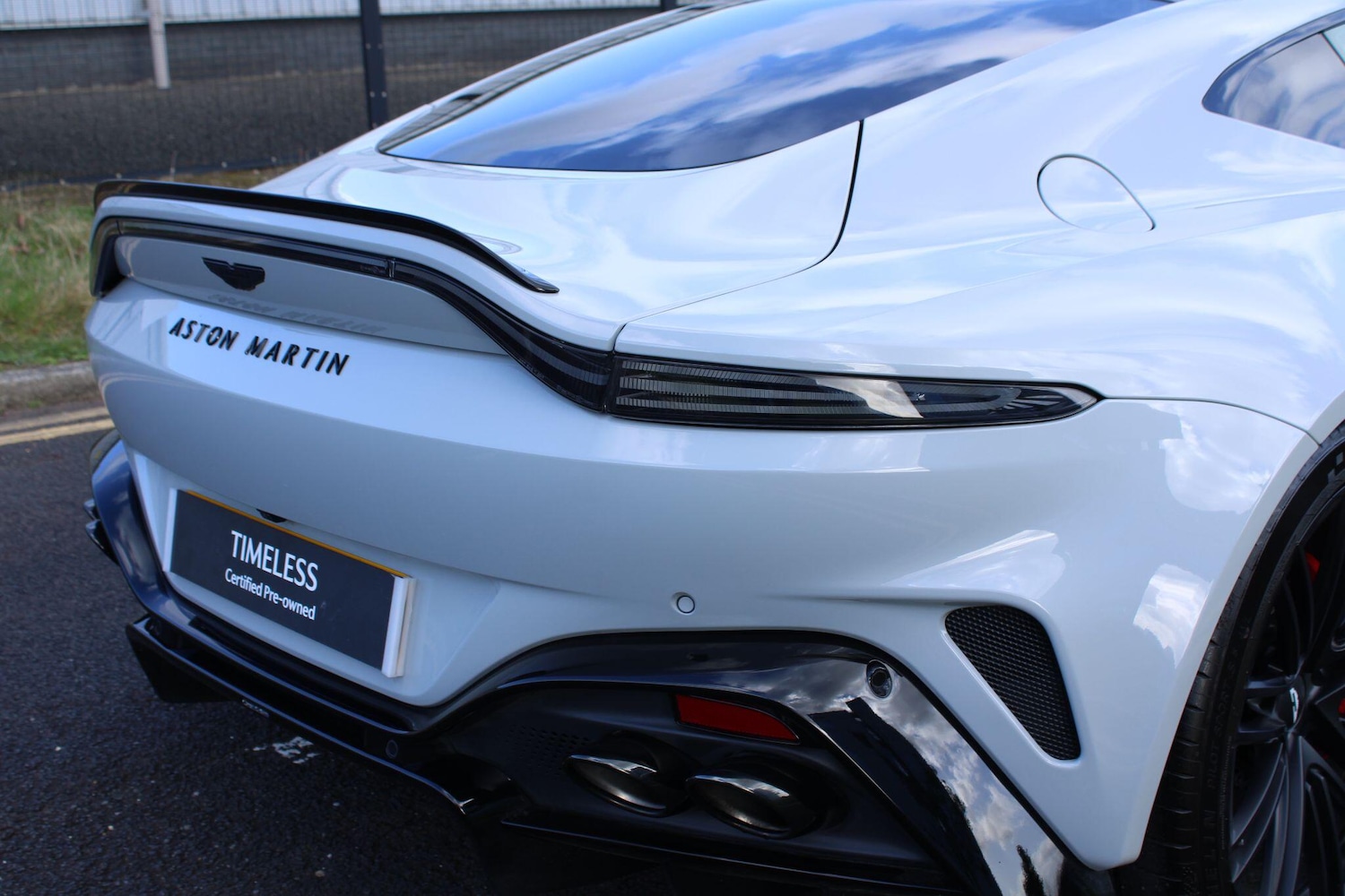 Used Aston Martin Vantage 2025 for sale - 78047490: Photo 8