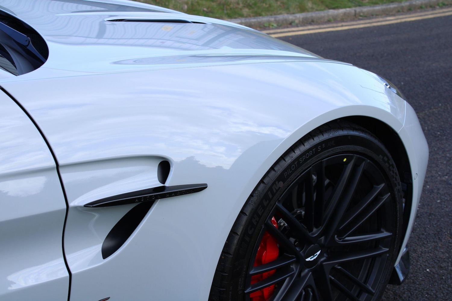 Used Aston Martin Vantage 2025 for sale - 78047490: Photo 9