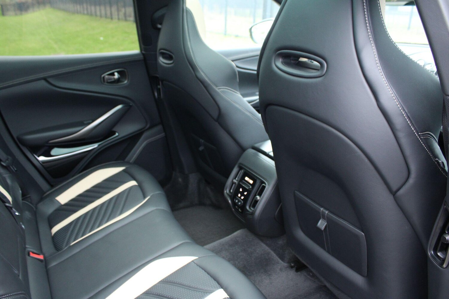 Used Aston Martin DBX for sale - 77808768: Photo 15