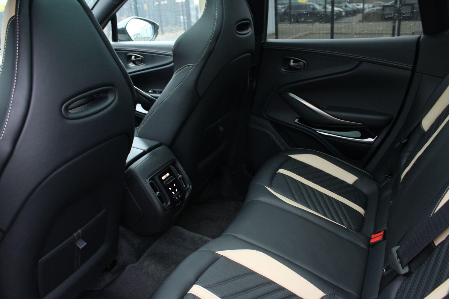 Used Aston Martin DBX for sale - 77808768: Photo 16