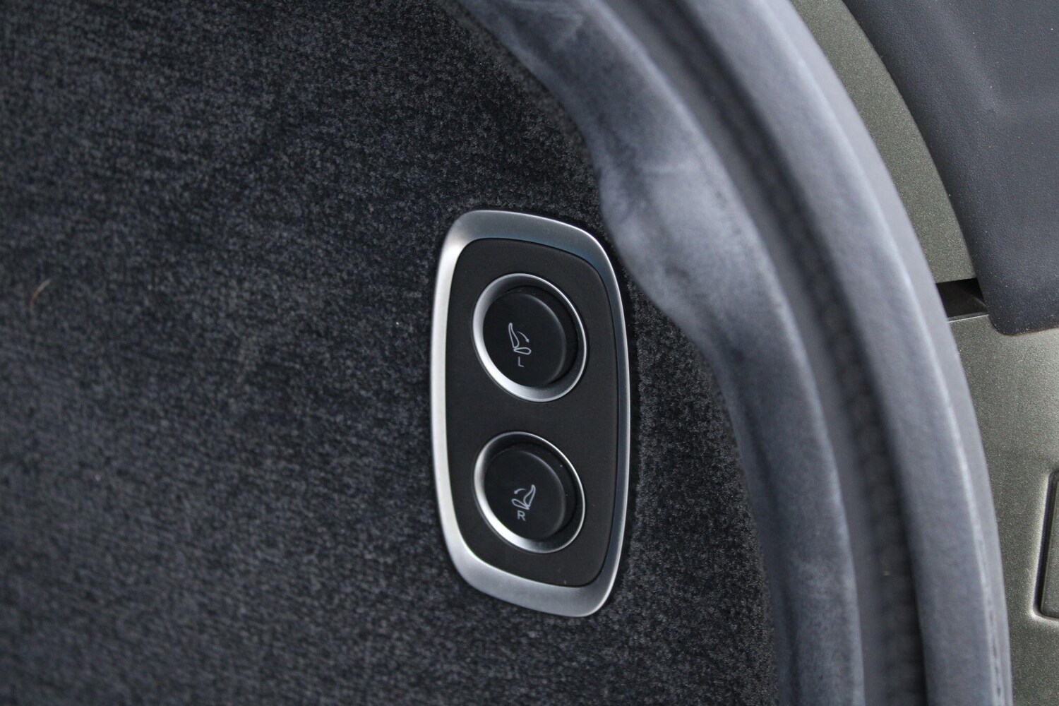 Used Aston Martin DBX for sale - 77808768: Photo 22