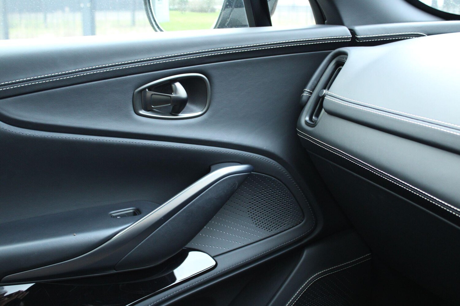 Used Aston Martin DBX for sale - 77808768: Photo 24