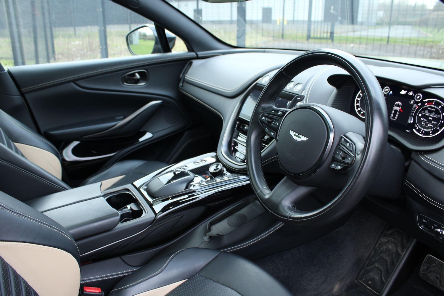 Used Aston Martin DBX for sale - 77808768: Photo 3