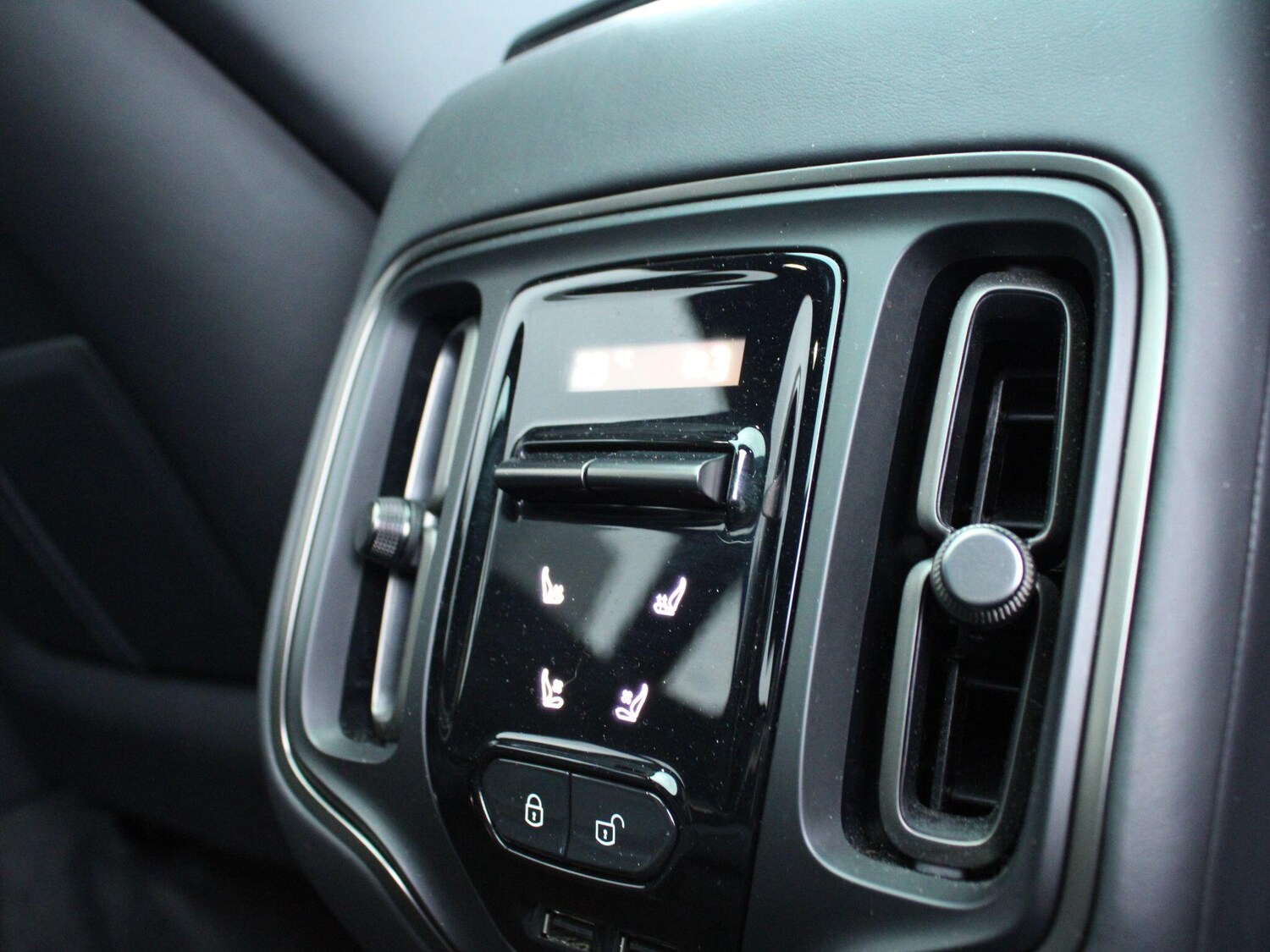 Used Aston Martin DBX for sale - 77808768: Photo 34