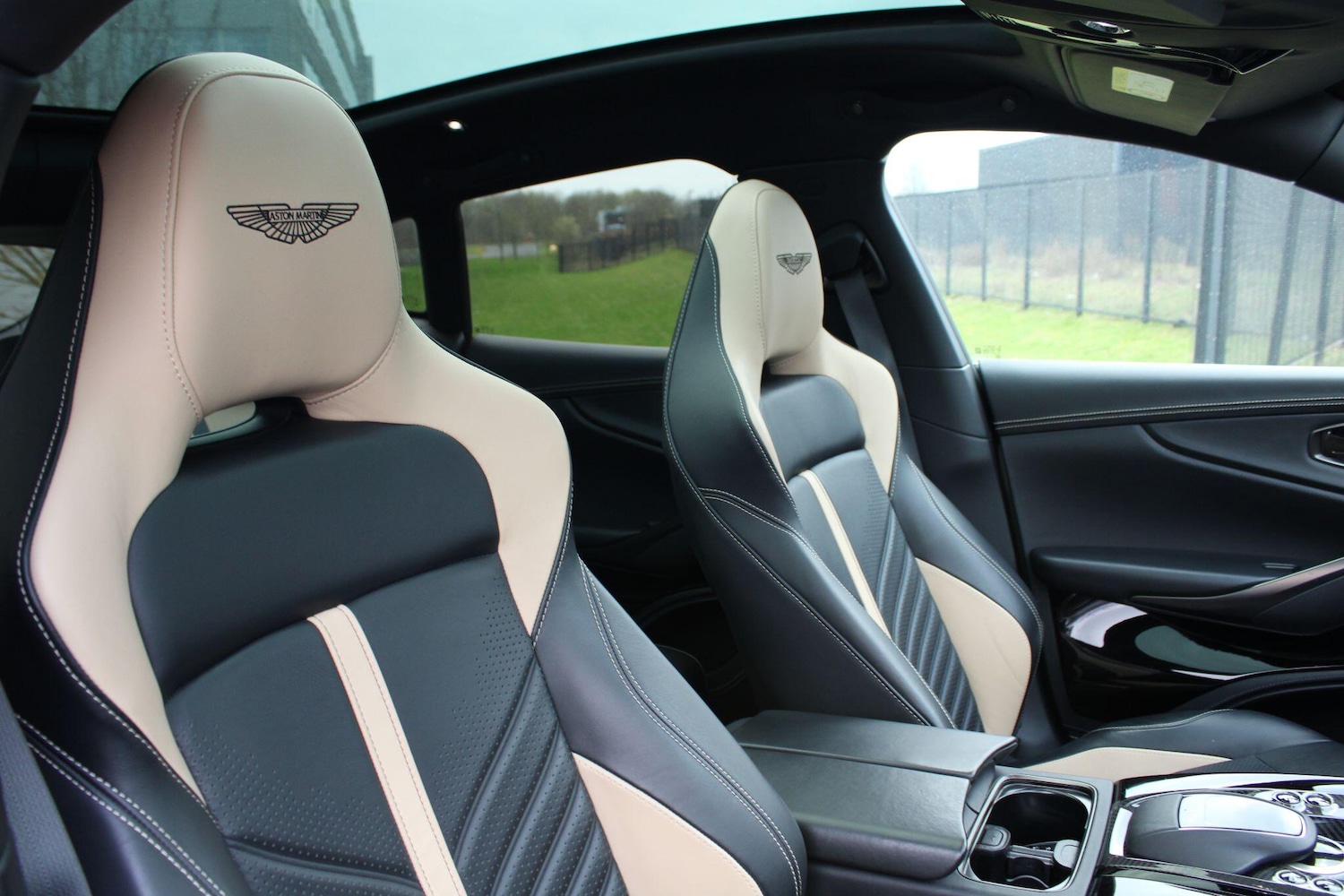 Used Aston Martin DBX for sale - 77808768: Photo 4