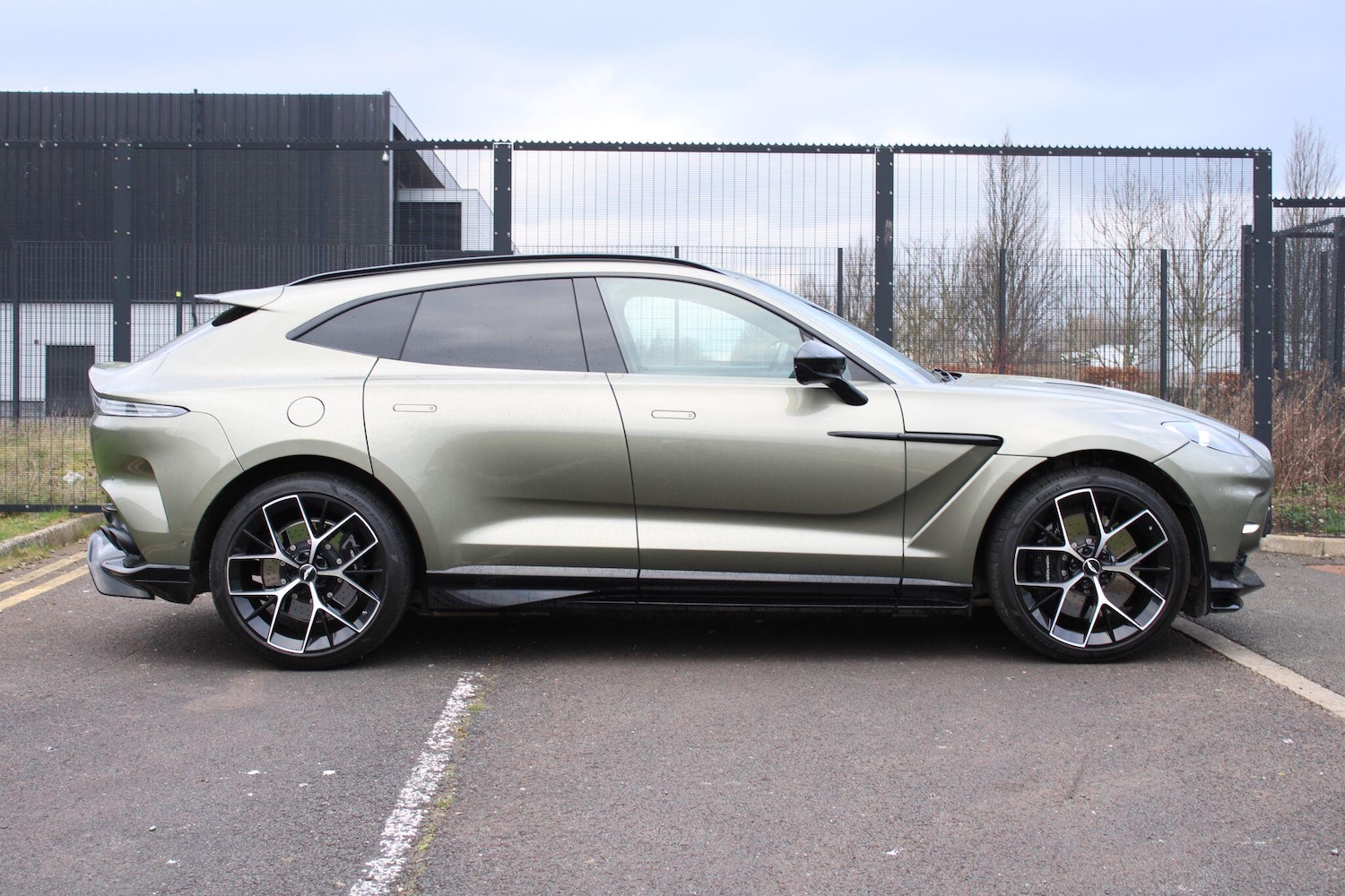 Used Aston Martin DBX for sale - 77808768: Photo 5
