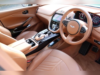 Used Aston Martin DBX 2023 for sale - 75781725: Photo