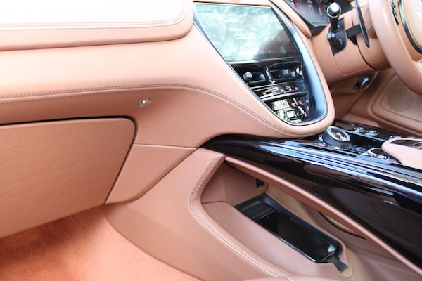 Used Aston Martin DBX 2023 for sale - 75781725: Photo 44