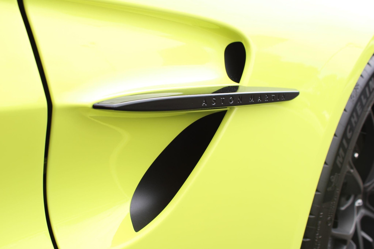 Used Aston Martin Vantage for sale - 76990744: Photo 21