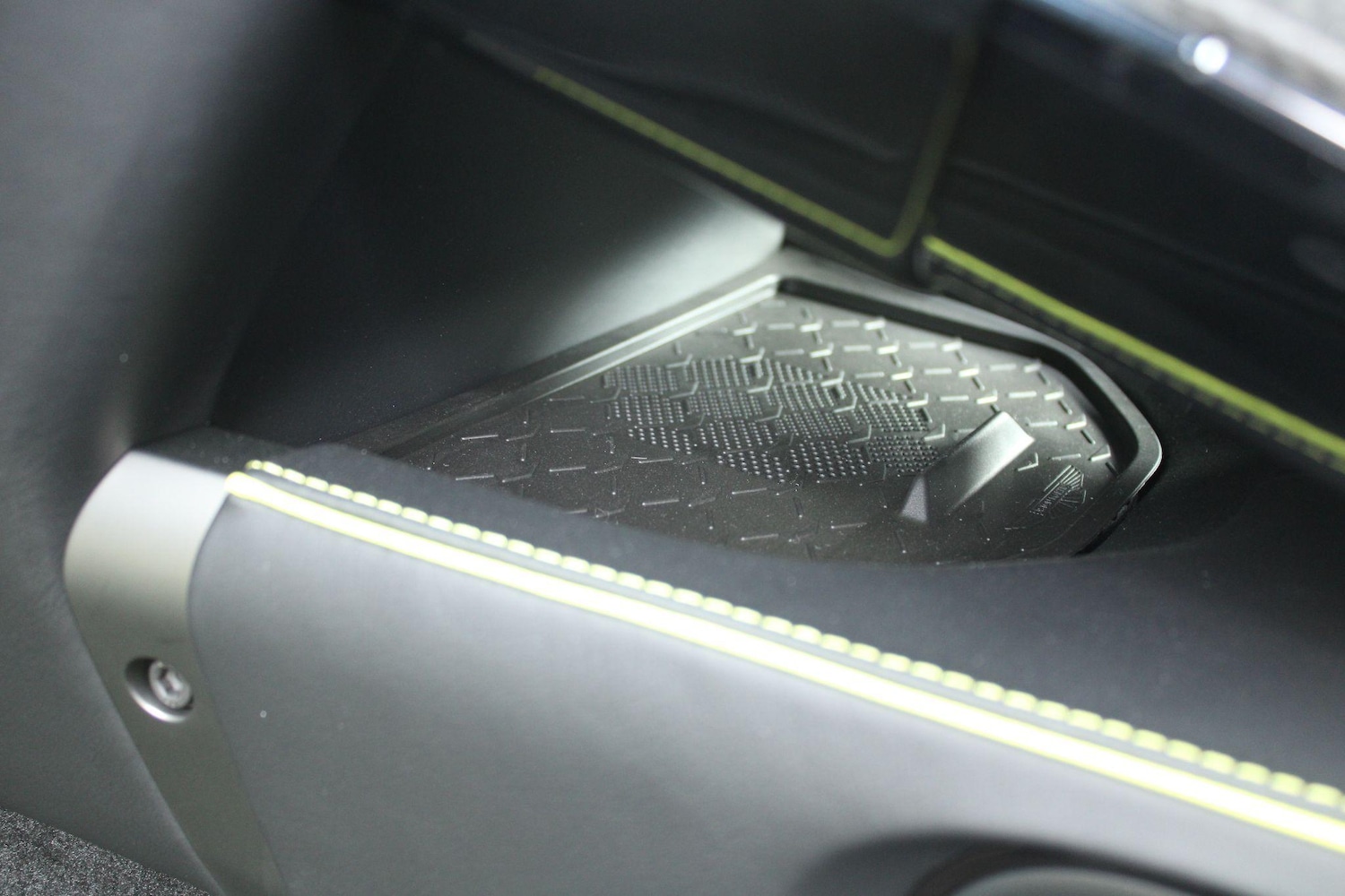 Used Aston Martin Vantage for sale - 76990744: Photo 38