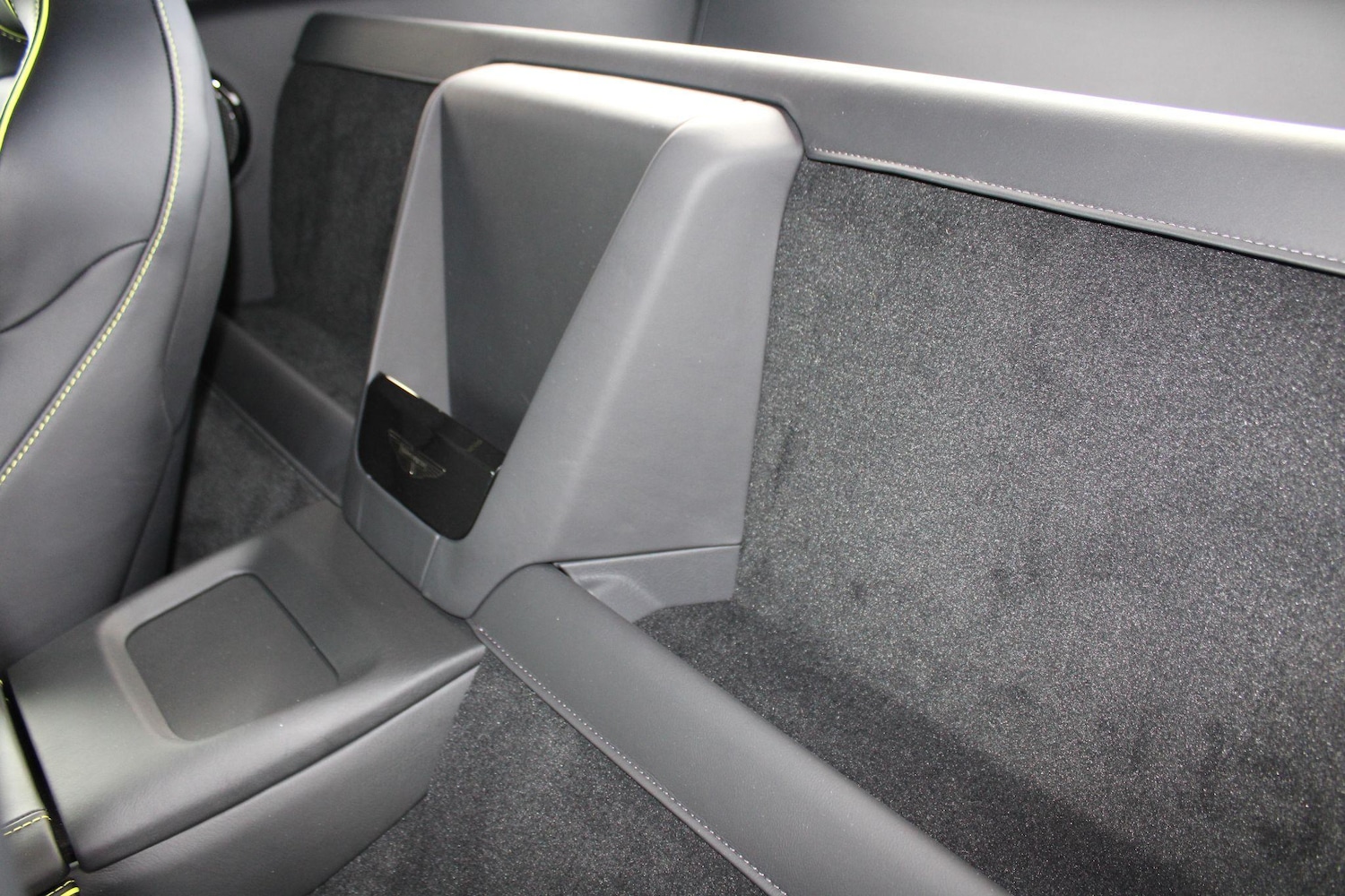 Used Aston Martin Vantage for sale - 76990744: Photo 39