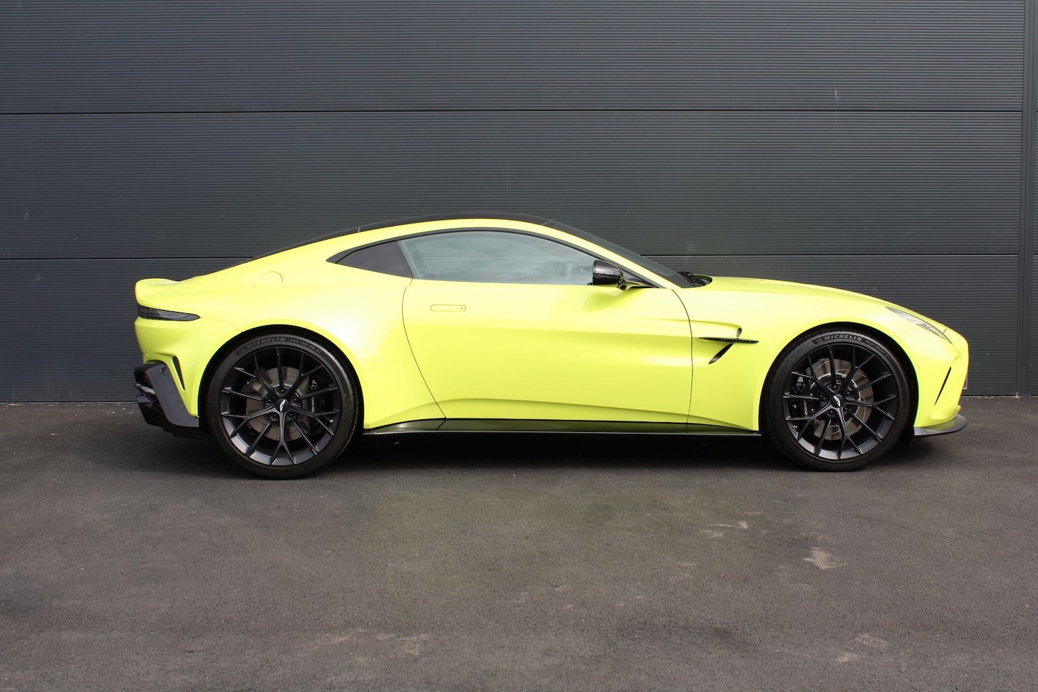 Used Aston Martin Vantage for sale - 76990744: Photo 45