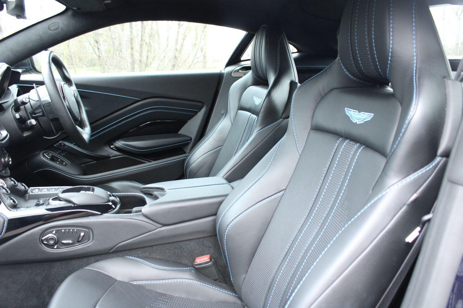 Used Aston Martin Vantage for sale - 78115918: Photo 21