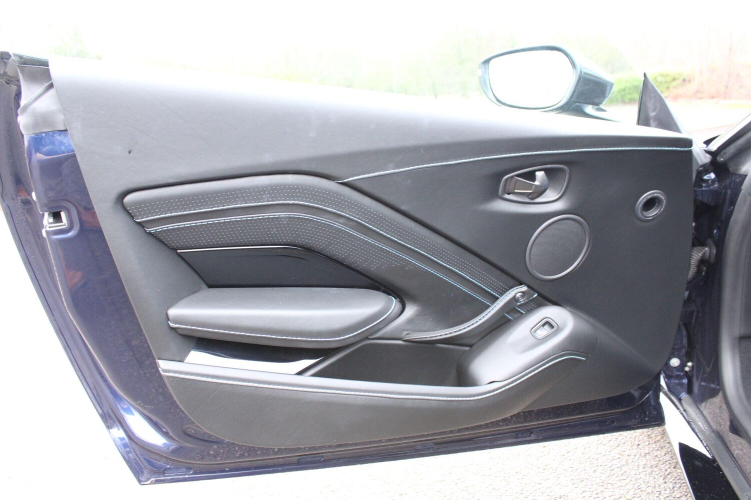 Used Aston Martin Vantage for sale - 78115918: Photo 23