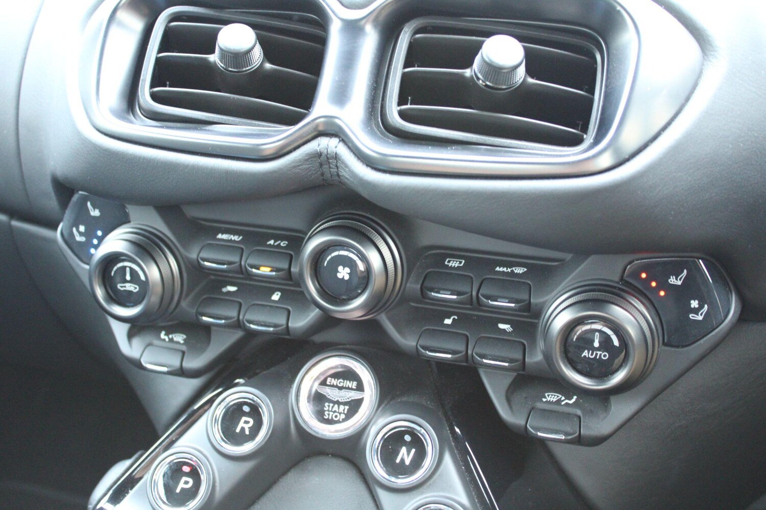 Used Aston Martin Vantage for sale - 78115918: Photo 28