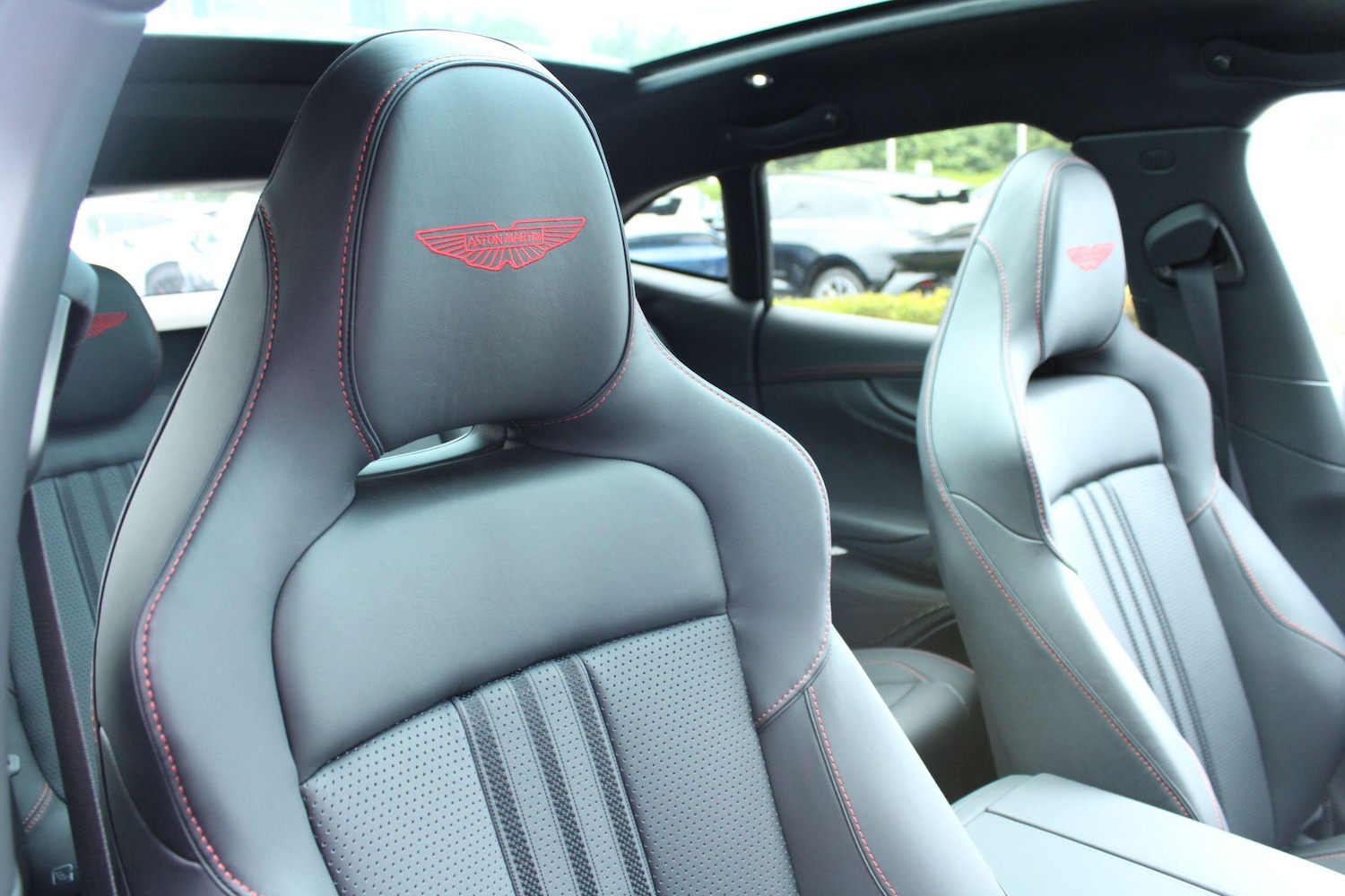 Used Aston Martin DBX 2025 for sale - 76377294: Photo 22