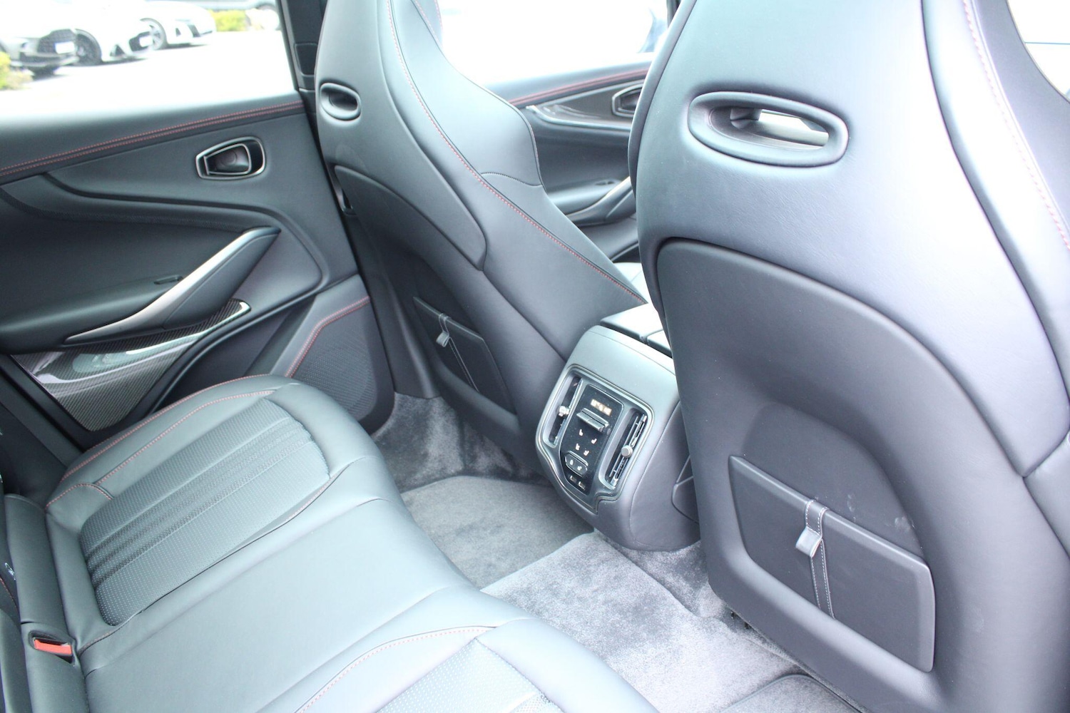 Used Aston Martin DBX 2025 for sale - 76377294: Photo 23