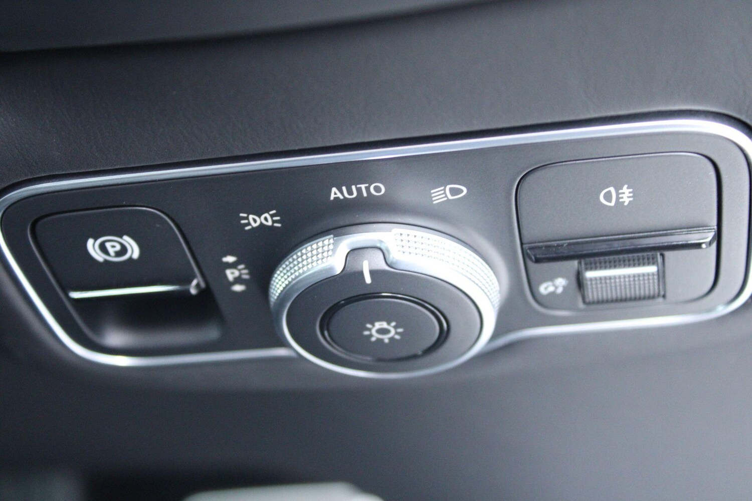 Used Aston Martin DBX 2025 for sale - 76377294: Photo 31