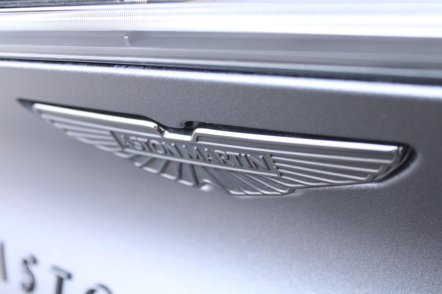 Used Aston Martin DBX 2025 for sale - 76377294: Photo 32