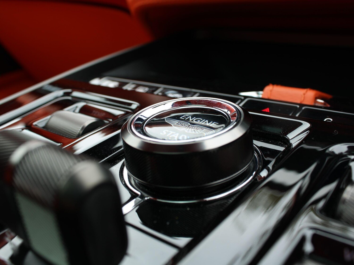 Used Aston Martin DBX 2024 for sale - 76072786: Photo 40