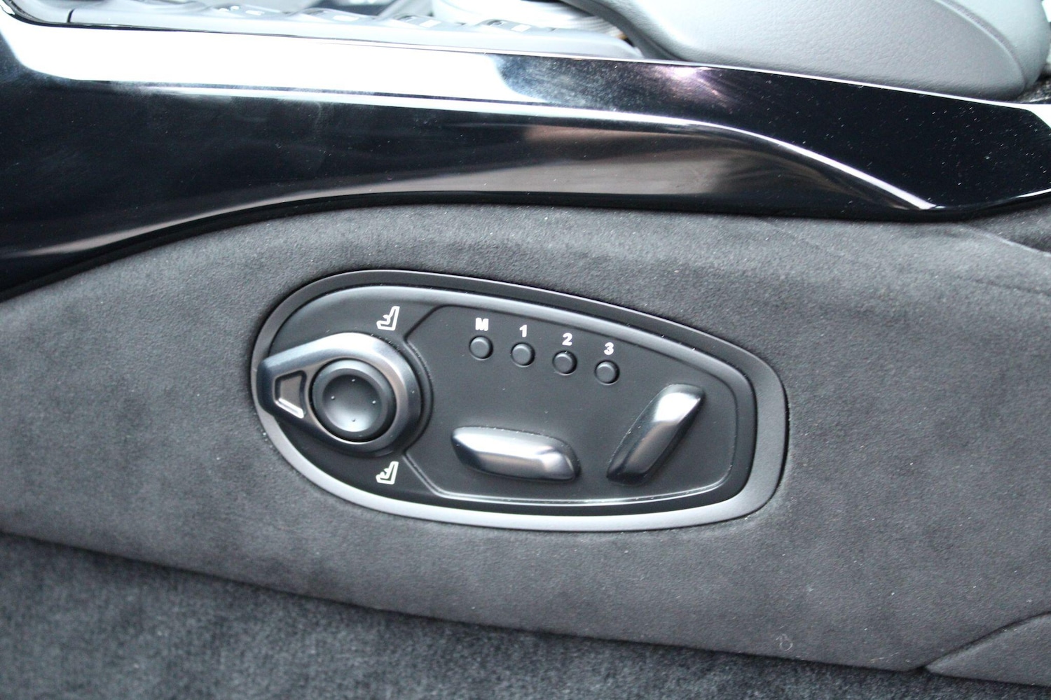 Used Aston Martin Vantage 2021 for sale - 77479286: Photo 12