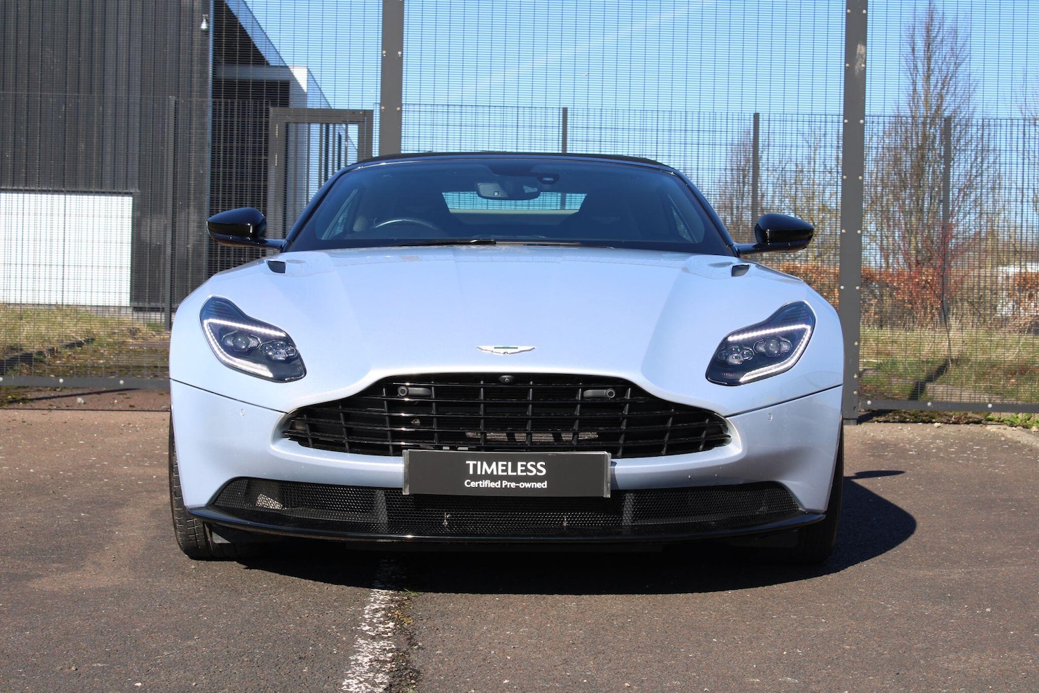 Used Aston Martin DB11 for sale - 77853202: Photo 2