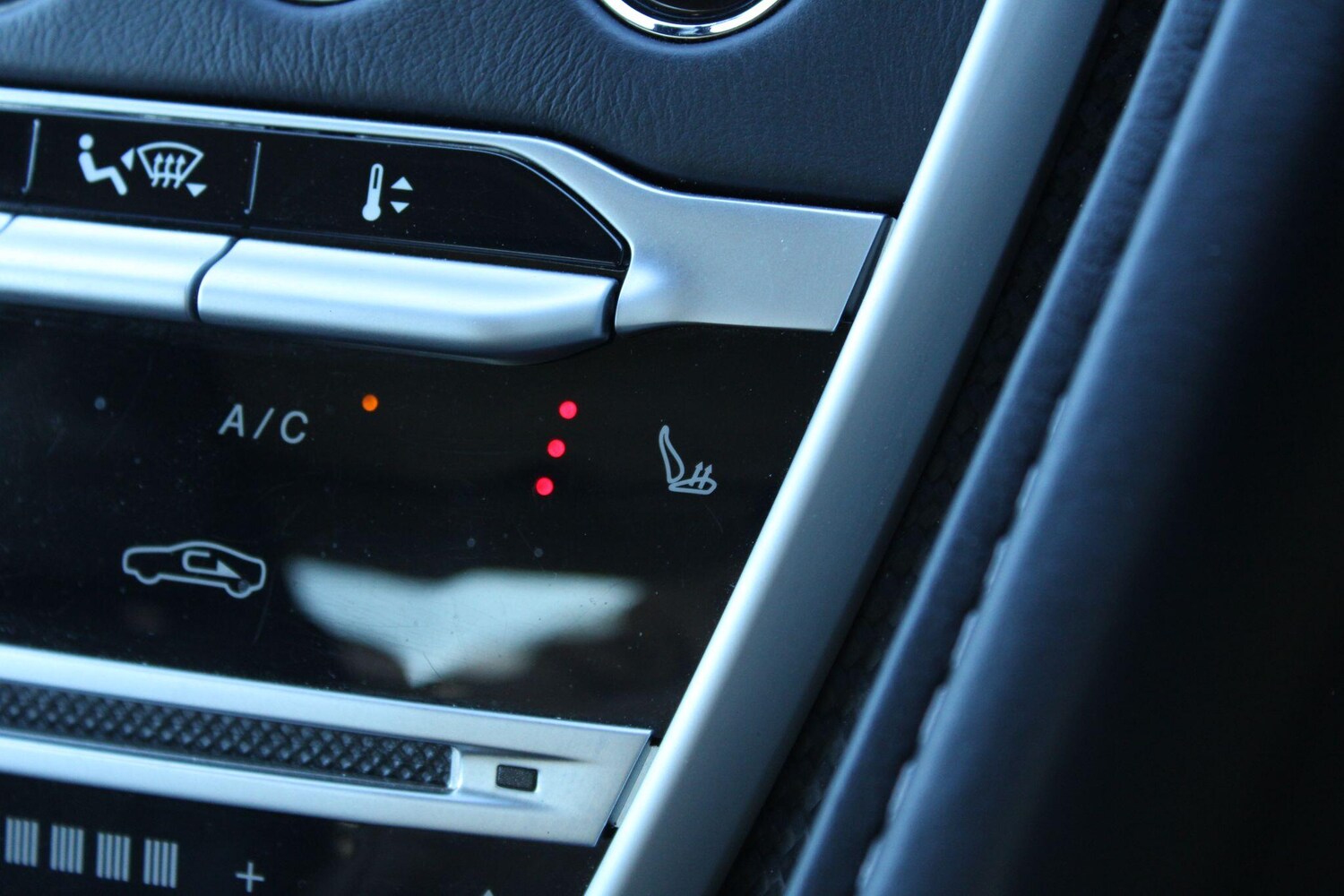 Used Aston Martin DB11 for sale - 77853202: Photo 25