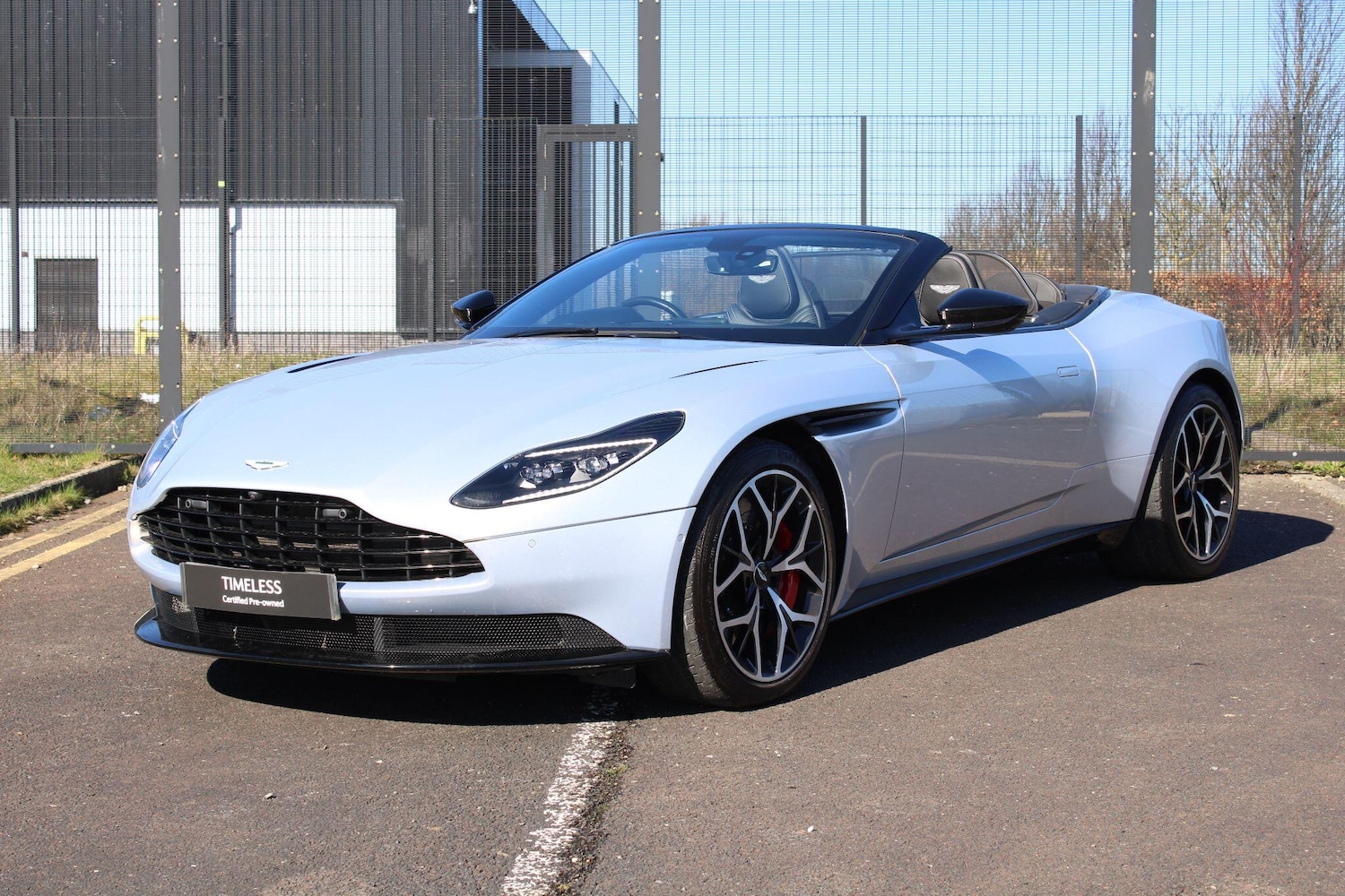 Used Aston Martin DB11 for sale - 77853202: Photo 3