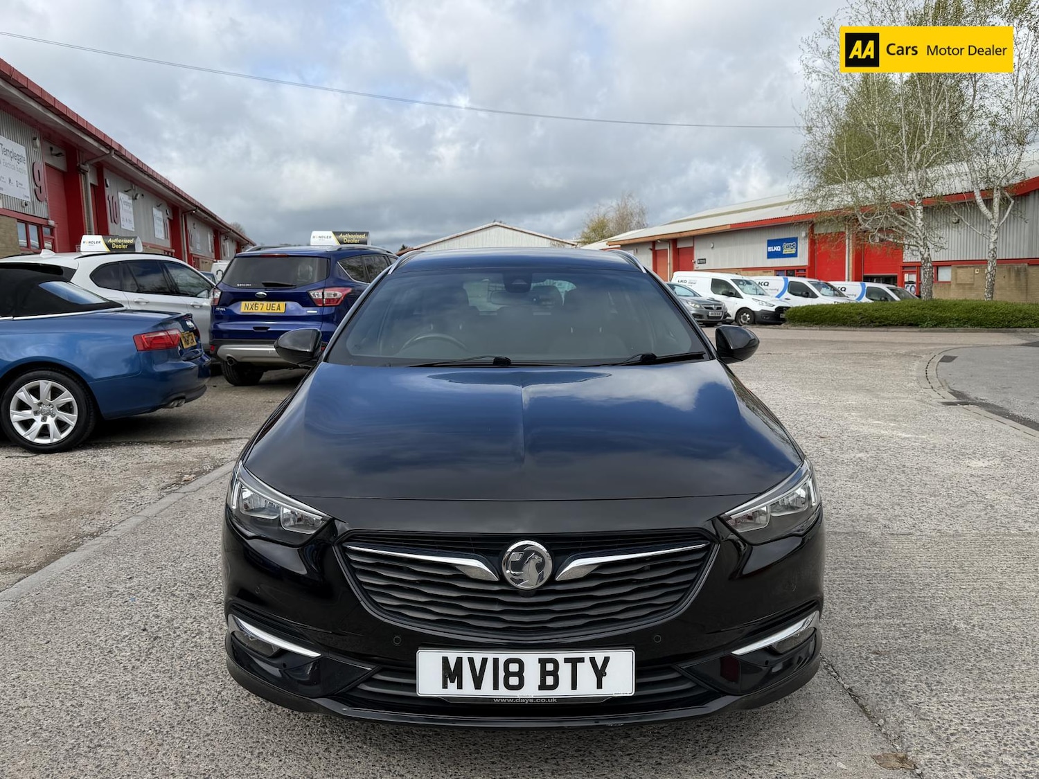 Used Vauxhall Insignia 2018 for sale - 78156430: Photo 2