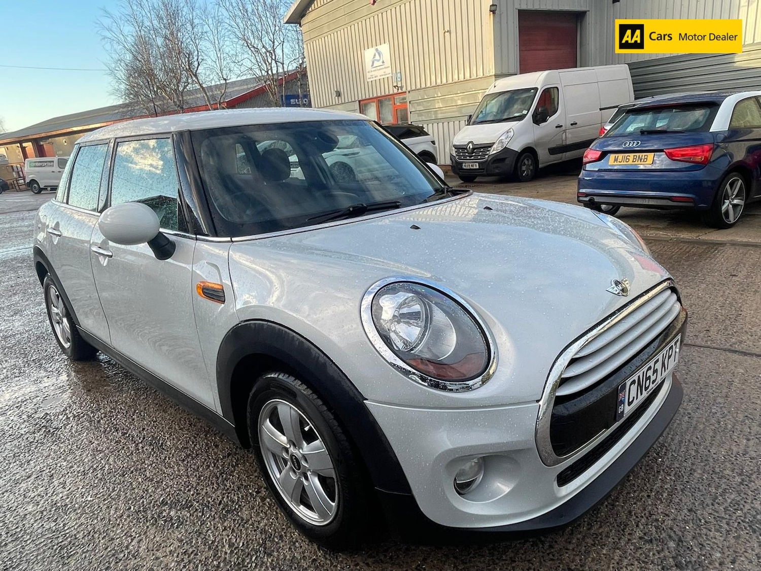Used MINI Hatch 2015 for sale - 76635467: Photo 1