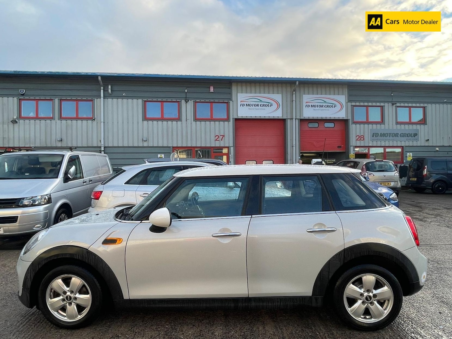 Used MINI Hatch 2015 for sale - 76635467: Photo 4