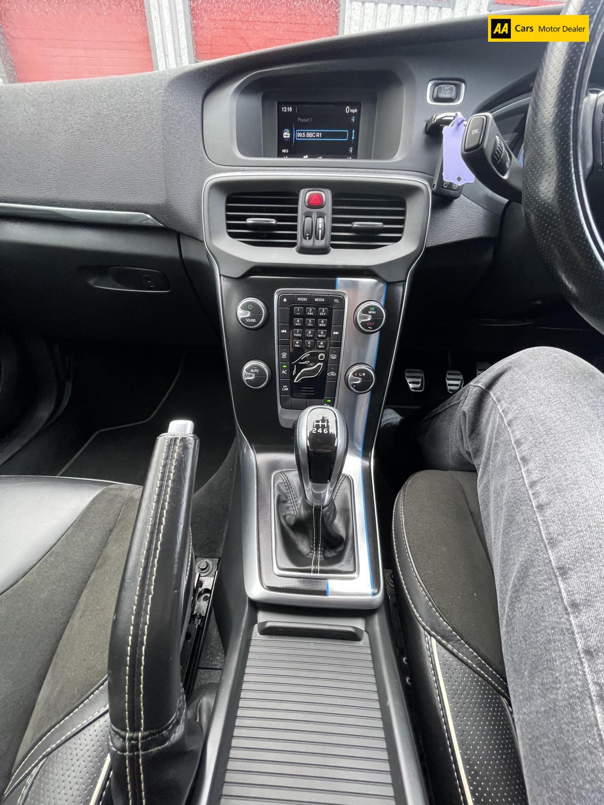 Used Volvo V40 2016 for sale - 77289547: Photo 24