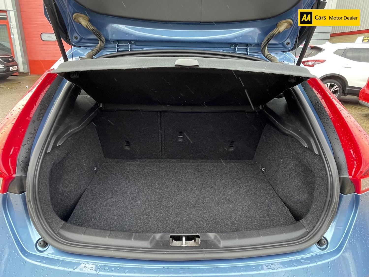 Used Volvo V40 2016 for sale - 77289547: Photo 25