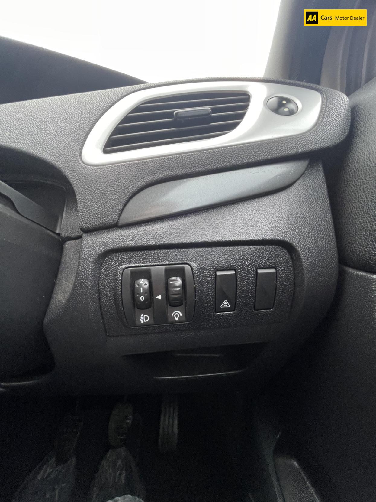 Used Renault Scenic 2010 for sale - 76486918: Photo 20