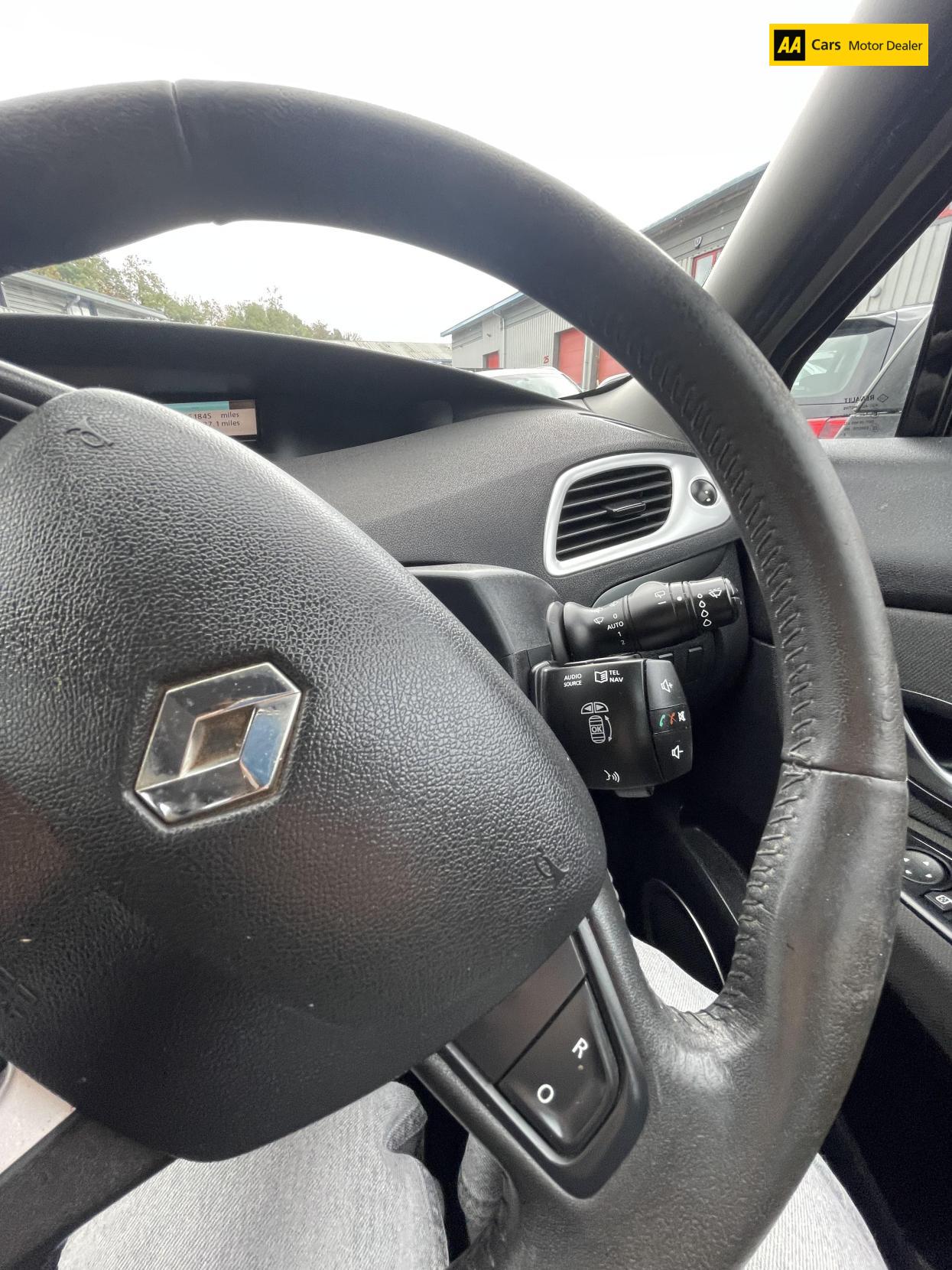 Used Renault Scenic 2010 for sale - 76486918: Photo 21