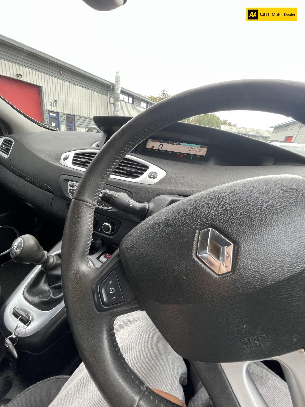 Used Renault Scenic 2010 for sale - 76486918: Photo 22