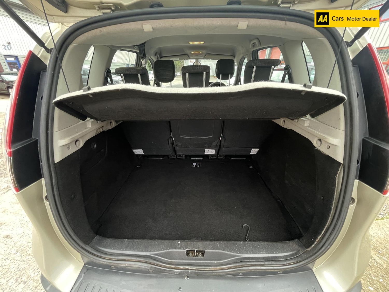 Used Renault Scenic 2010 for sale - 76486918: Photo 25