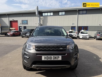 Used Land Rover Discovery Sport 2018 for sale - 79532082: Photo