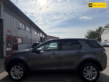 Used Land Rover Discovery Sport 2018 for sale - 79532082: Photo