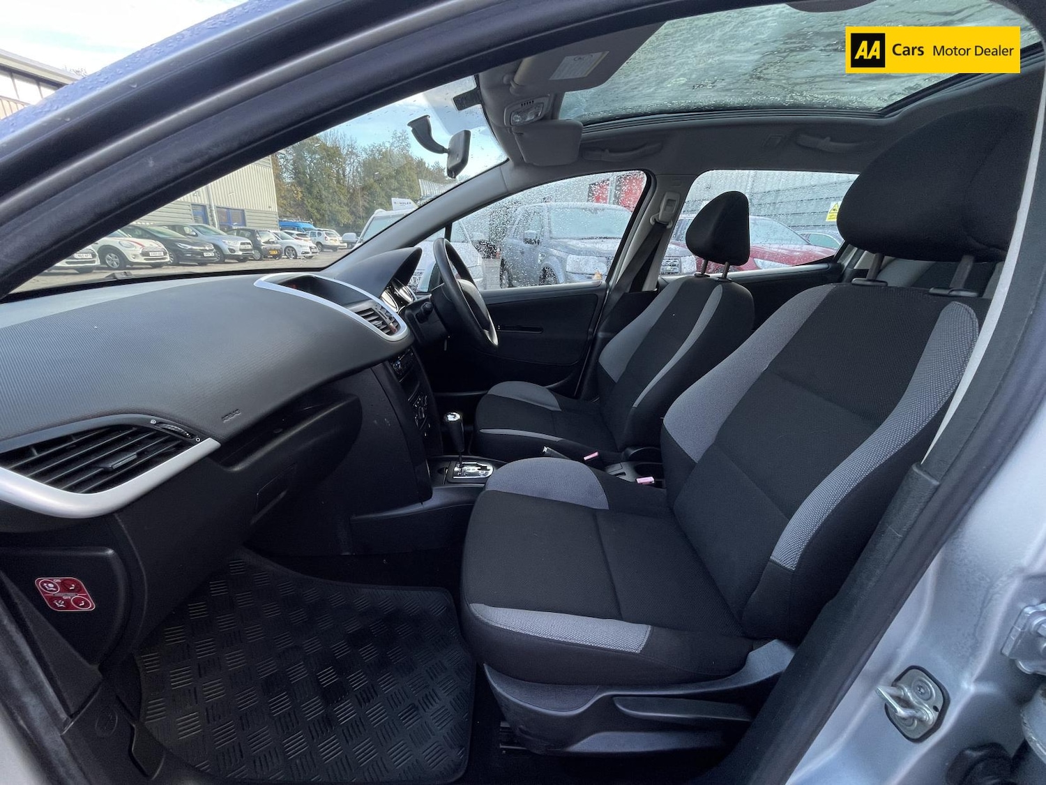 Used Peugeot 207 2009 for sale - 76709818: Photo 11