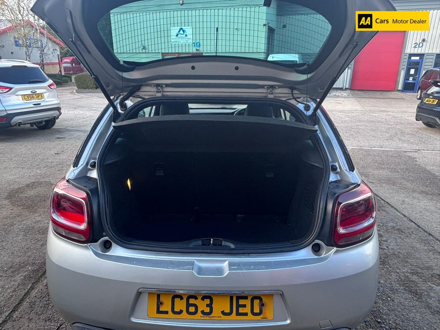 Used Citroen DS3 2014 for sale - 76174579: Photo 19
